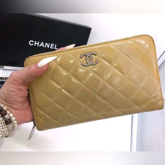 Chanel Maltelasse Patent Gold Quilted Organizer Wallet Clutch Zip Around CC - Picture 15 of 16